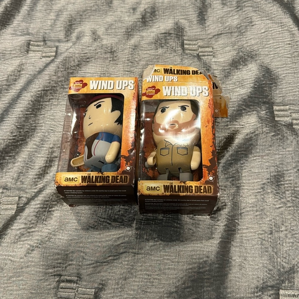2 Walking Dead Wind Ups